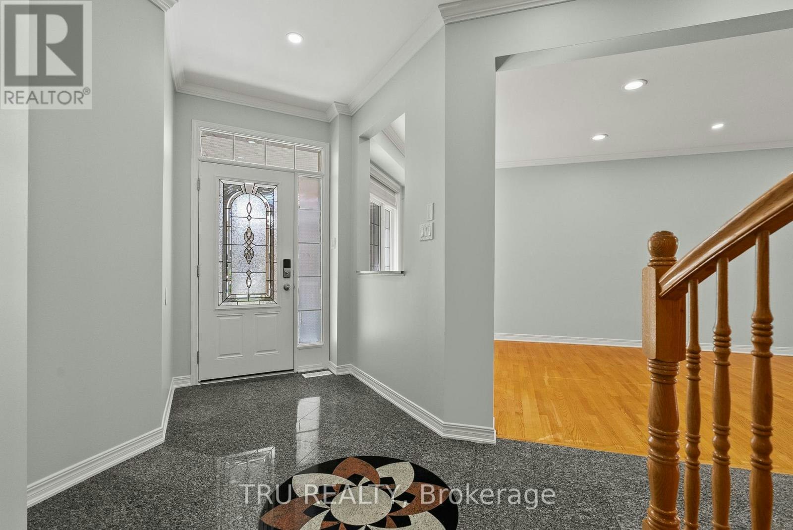 27 Upminster Way, Ottawa, ON, K2J 5H1 - 6