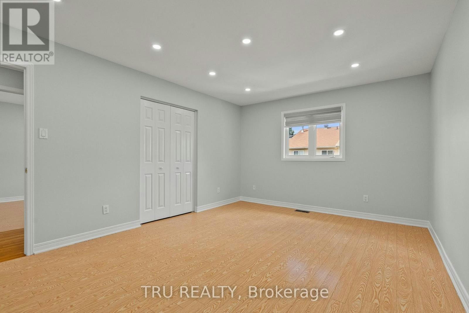 27 Upminster Way, Ottawa, ON, K2J 5H1 - 30