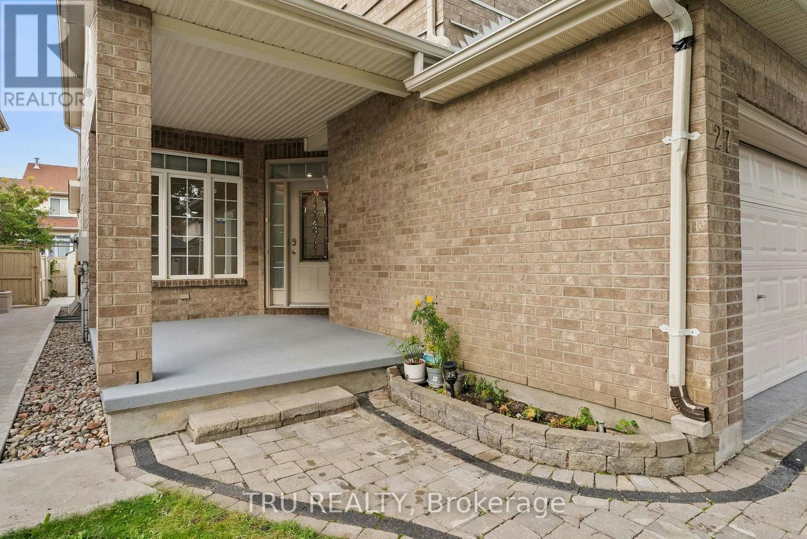 27 Upminster Way, Ottawa, ON, K2J 5H1 - 3
