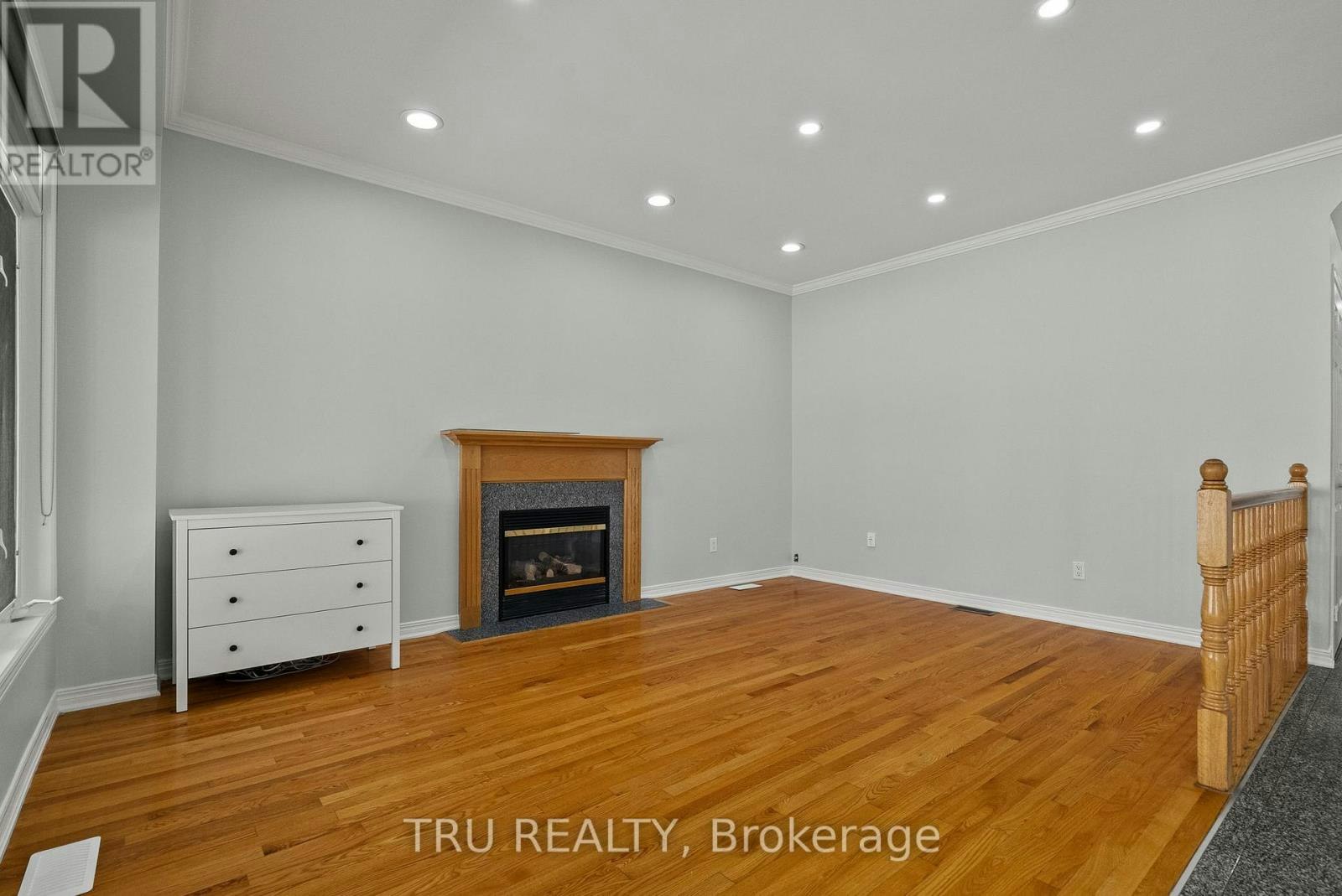 27 Upminster Way, Ottawa, ON, K2J 5H1 - 16