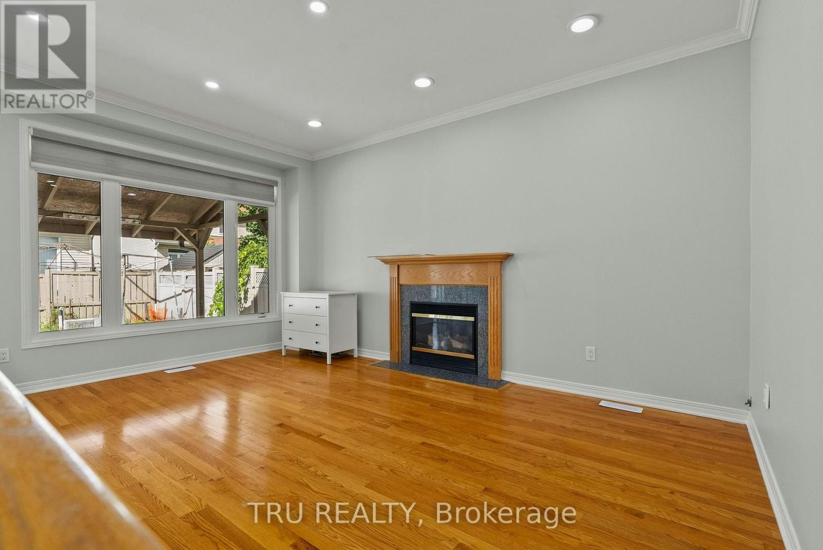 27 Upminster Way, Ottawa, ON, K2J 5H1 - 12