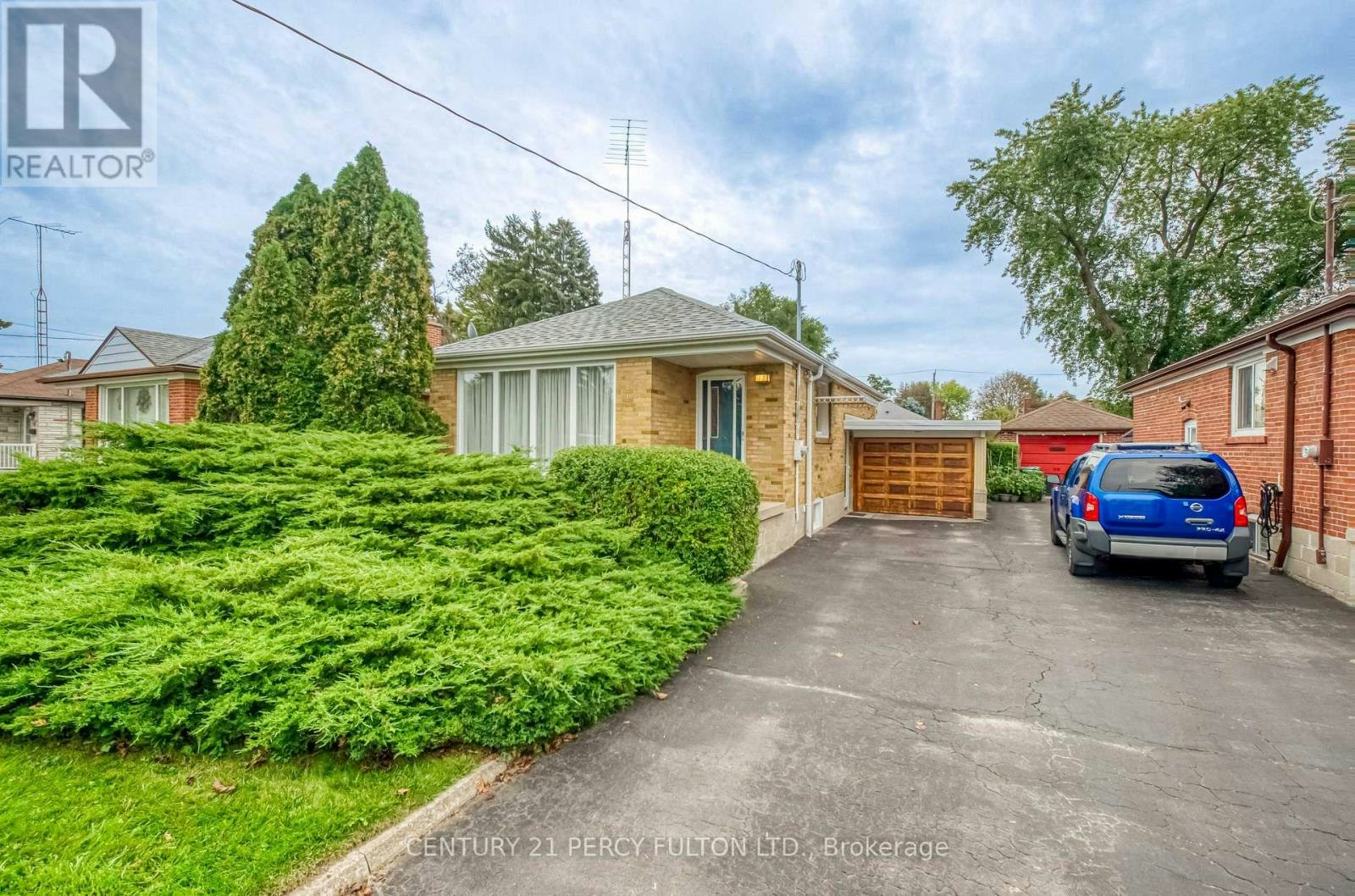 13 Graylee Avenue, Toronto, ON, M1J 1M5