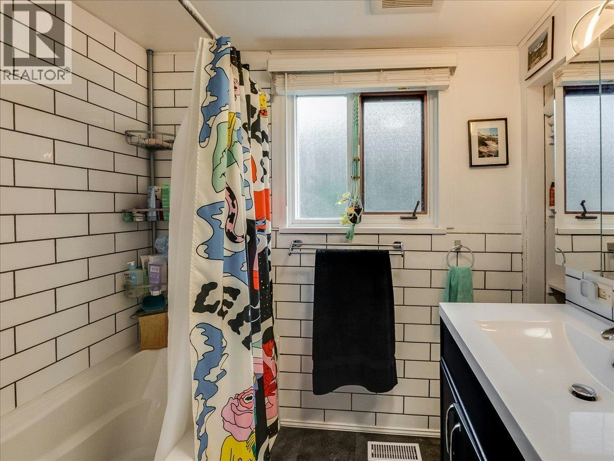 413 Silica Street, Nelson, BC, V1L 4M6 - 16