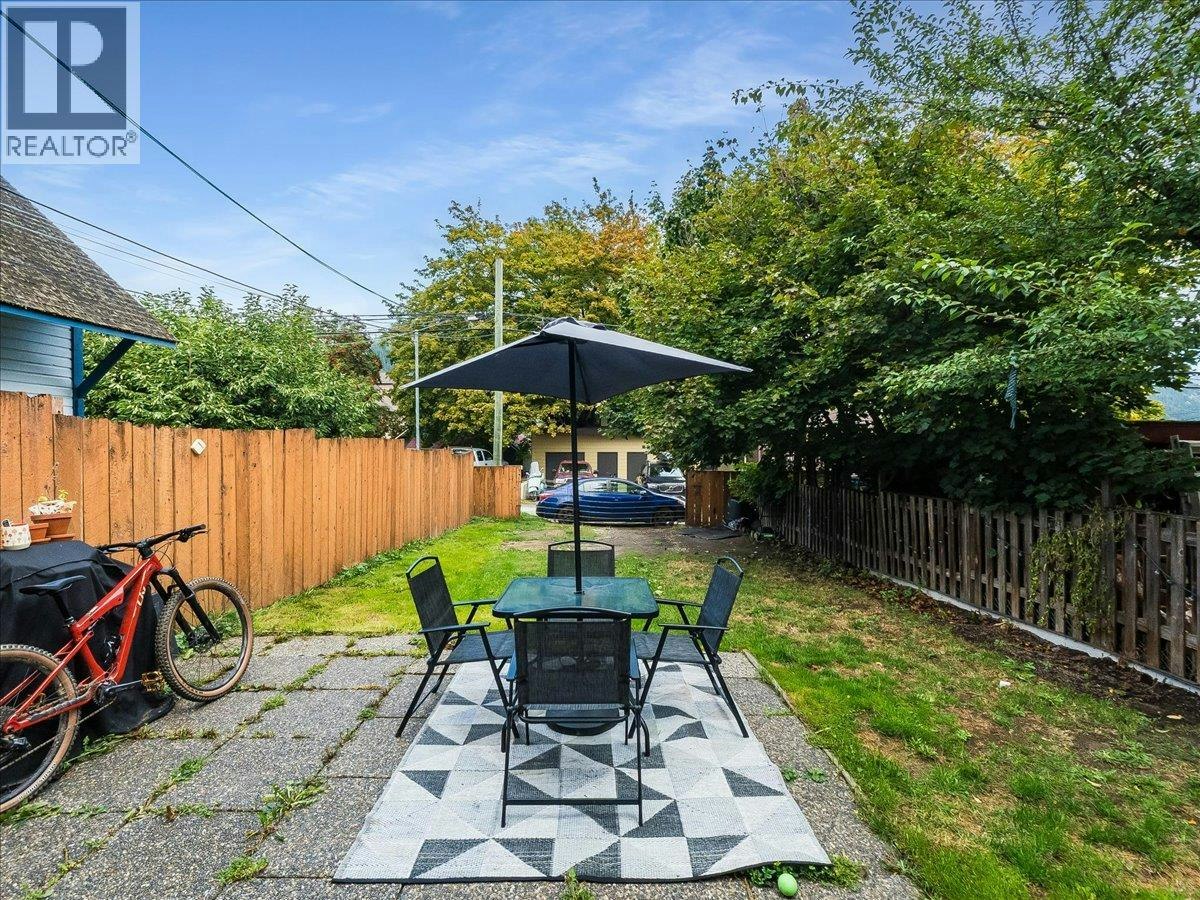413 Silica Street - 3