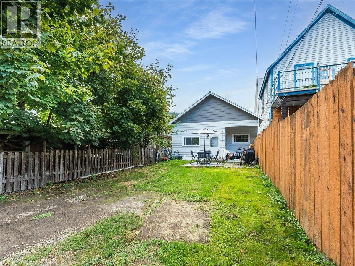 413 Silica Street - 5