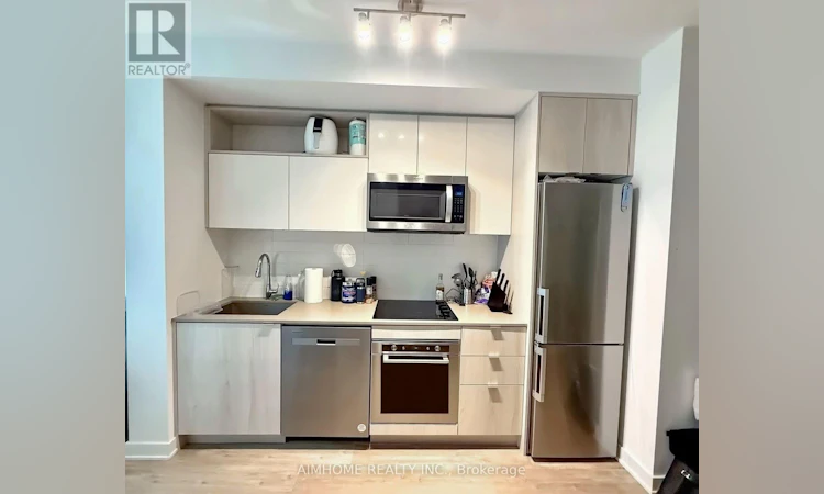 456-121 Lower Sherbourne Street