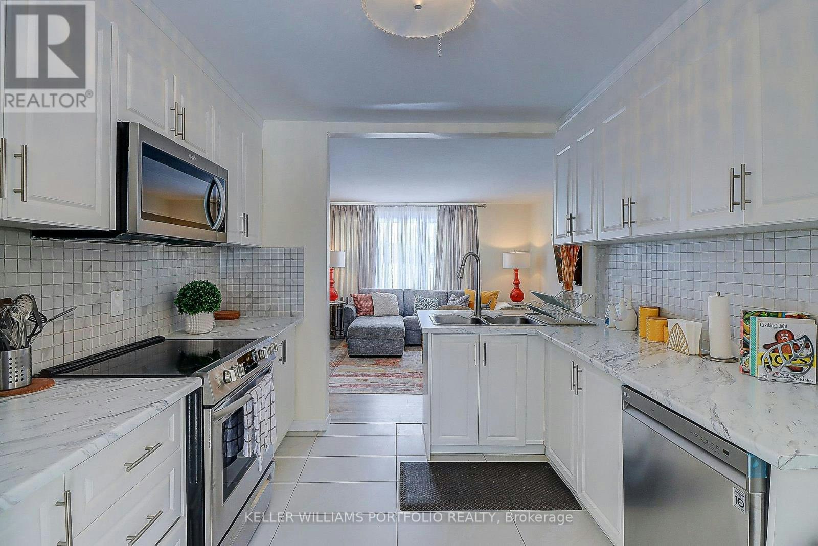 5 Bellefontaine Street, Toronto, ON, M1S 1J6 - 11