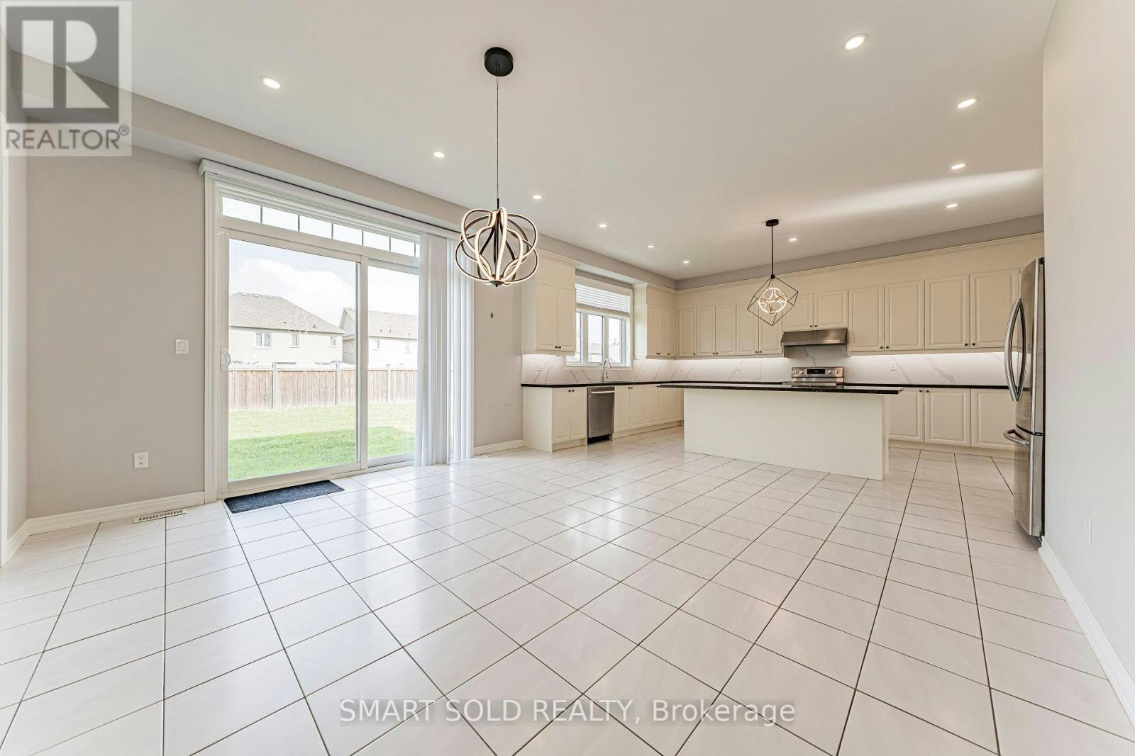 56 Redmond Crescent, Springwater, ON, L9X 2A2 - 10