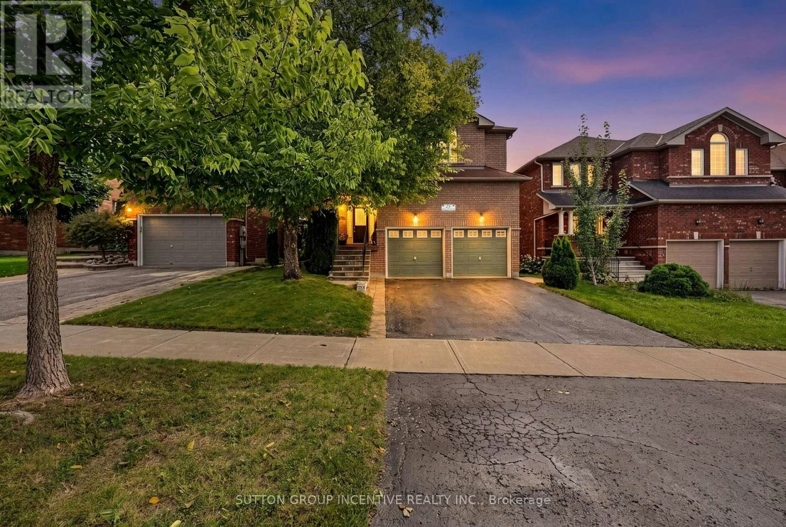 23 Prince Of Wales Drive, Barrie, ON, L4N 0T5