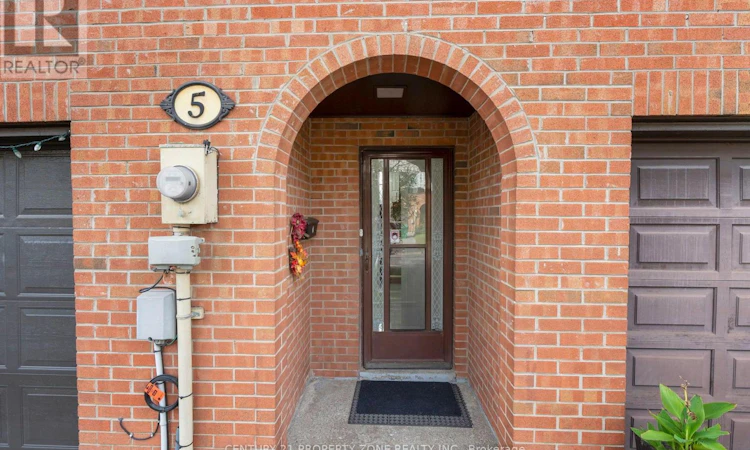 5 Briar Path