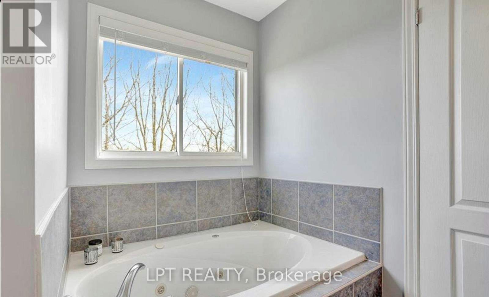 32 Apple Ridge Drive W, Kitchener, ON, N2P 2S2 - 19