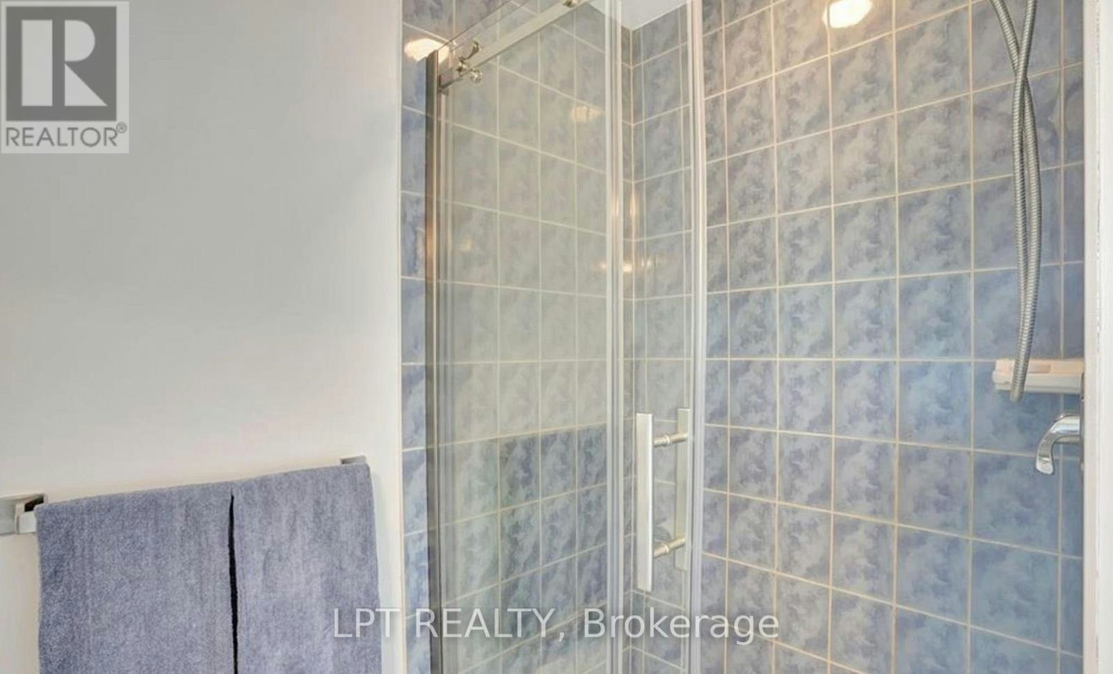 32 Apple Ridge Drive W, Kitchener, ON, N2P 2S2 - 20