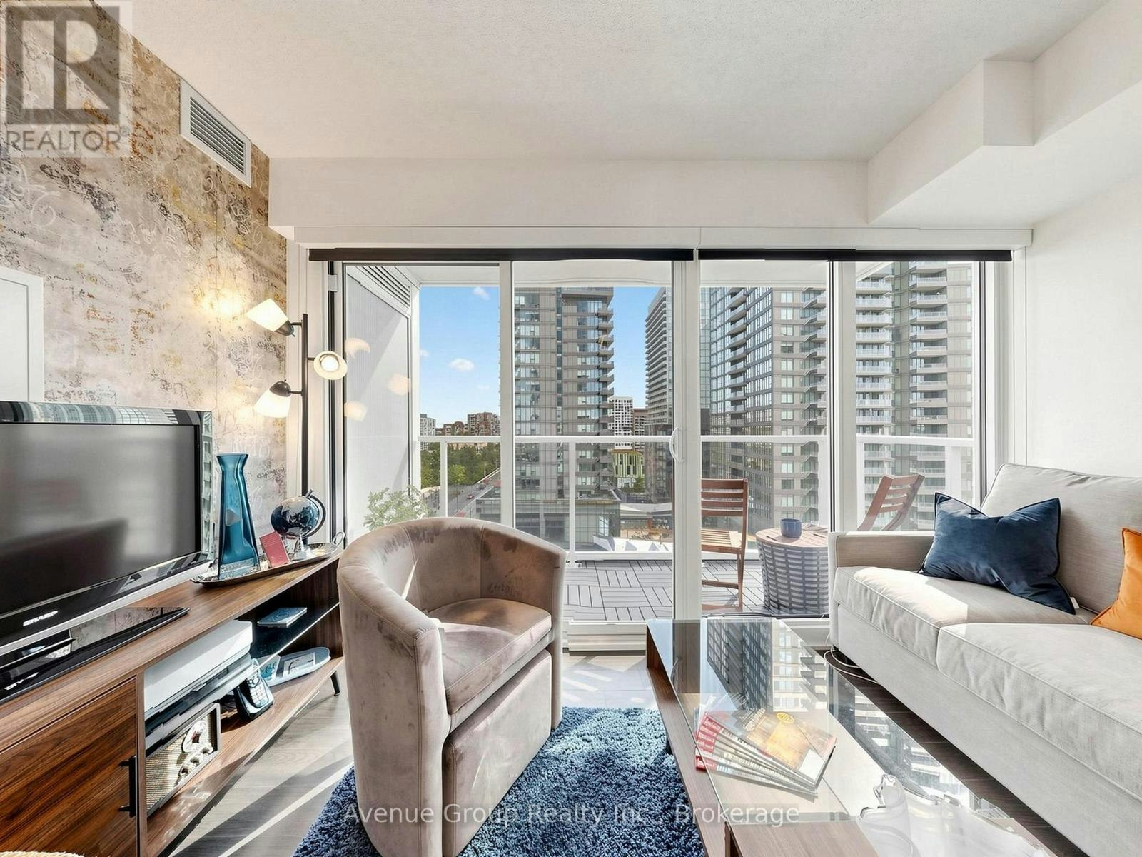 1105-19 Bathurst Street, Toronto, ON, M5V 0N2