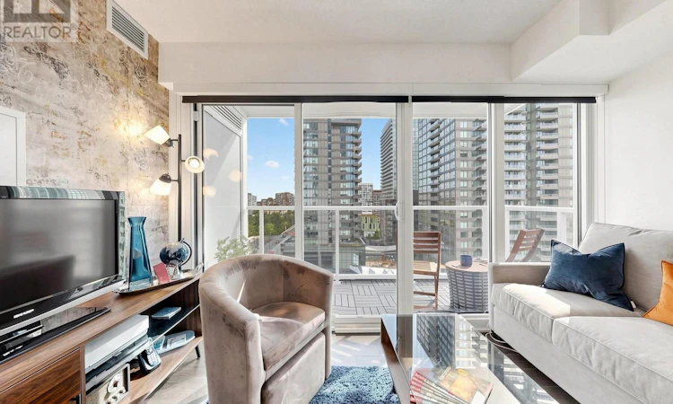 1105-19 Bathurst Street