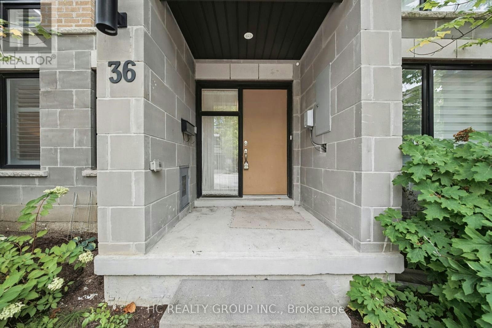 36 Kenneth Wood Crescent, Toronto, ON, M2N 0K3