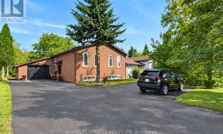 696 Sheppard Avenue