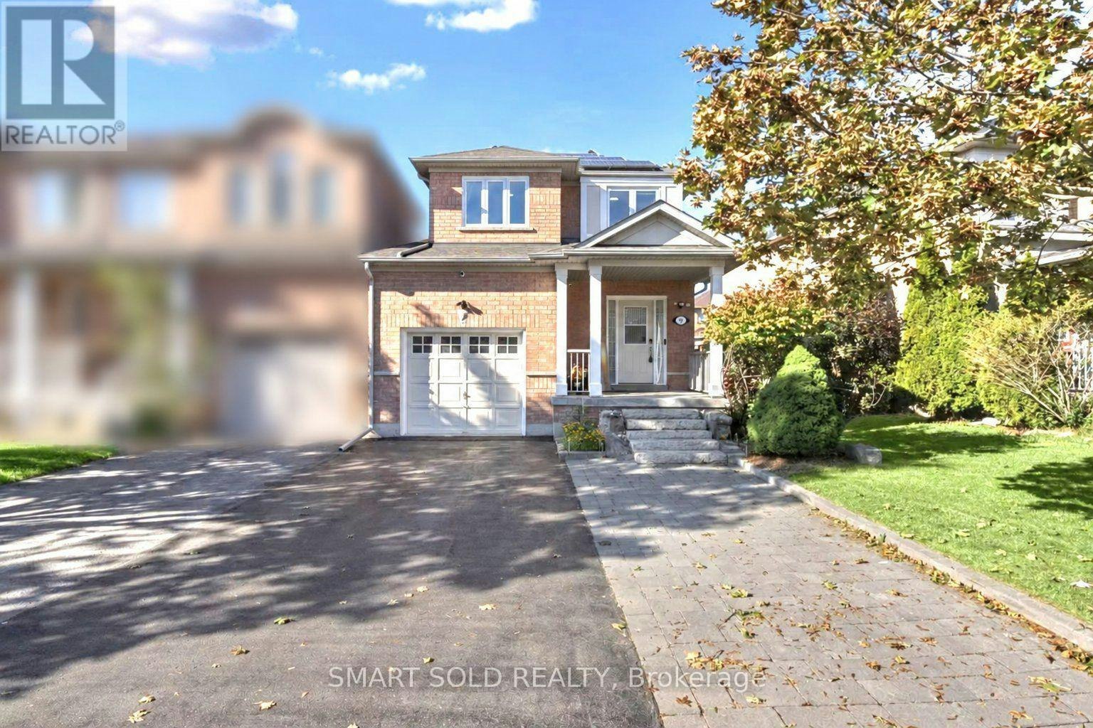 75 Rideau Drive, Richmond Hill, ON, L4B 4P1