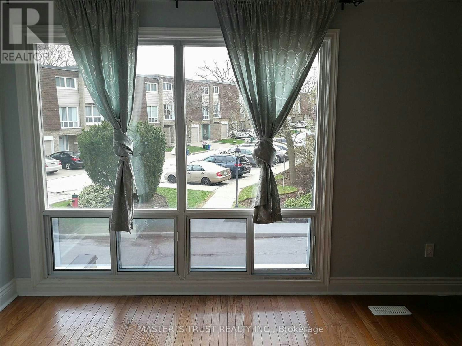 15-653 Village Parkway, Markham, ON, L3R 2G8 - 2