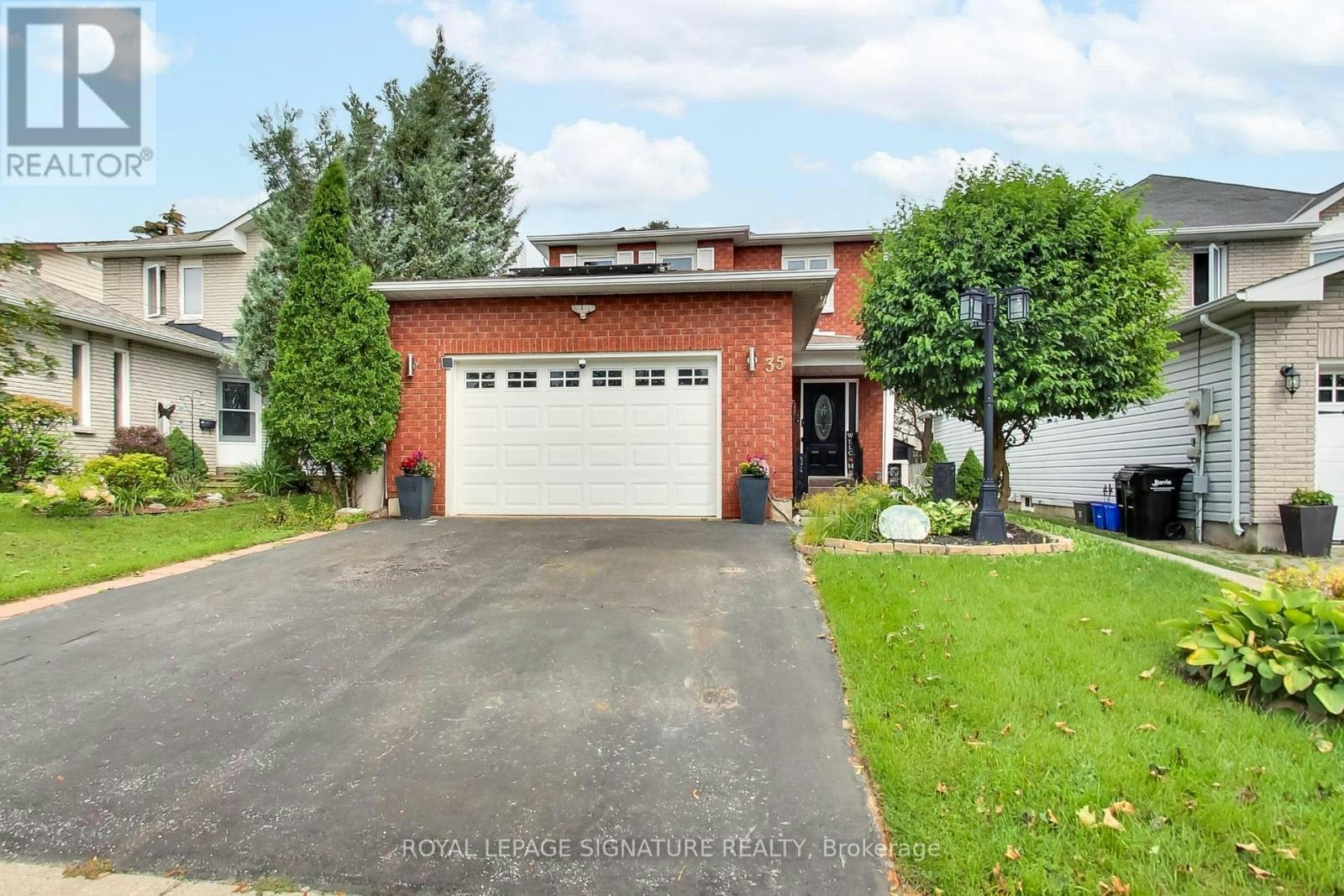 35 Carr Drive, Barrie, ON, L4N 6M9