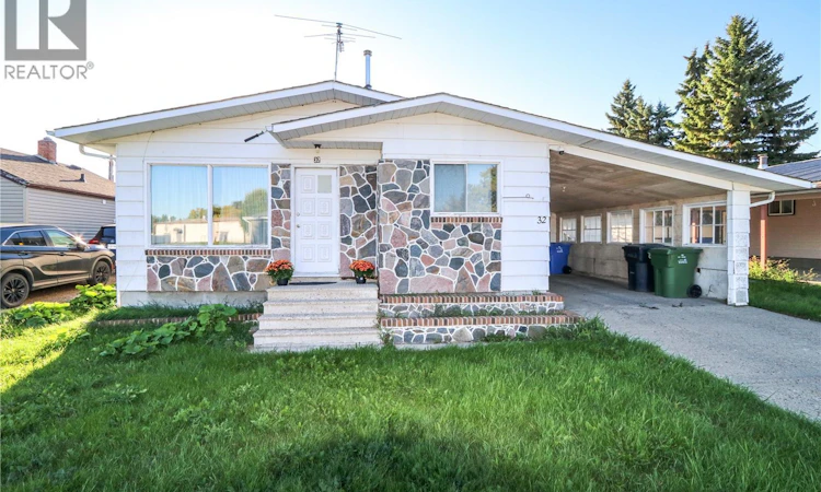 32 Clarke Avenue