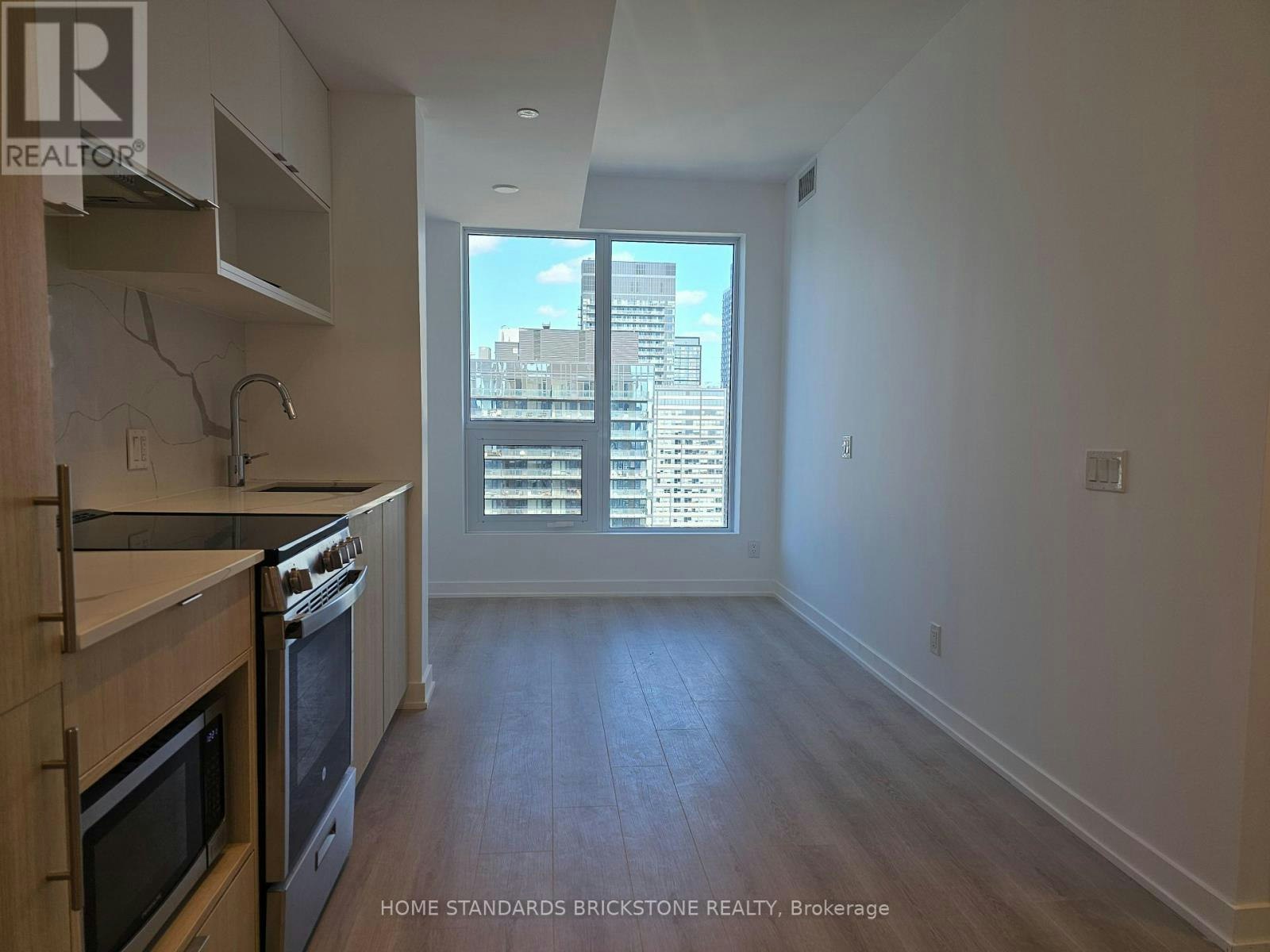 3610-100 Queen Street E, Toronto, ON, M5C 0B5