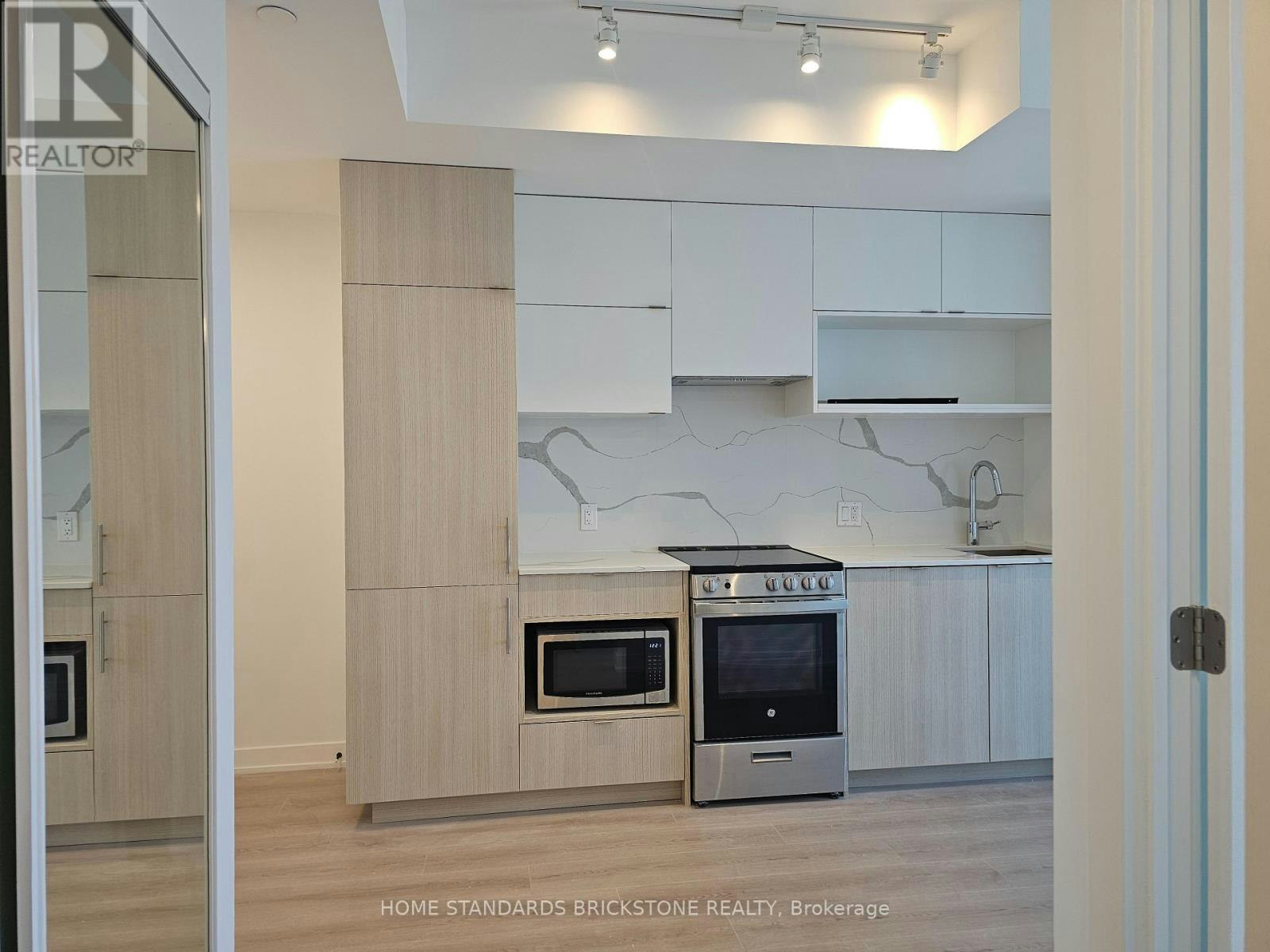 3610-100 Queen Street E, Toronto, ON, M5C 0B5 - 3