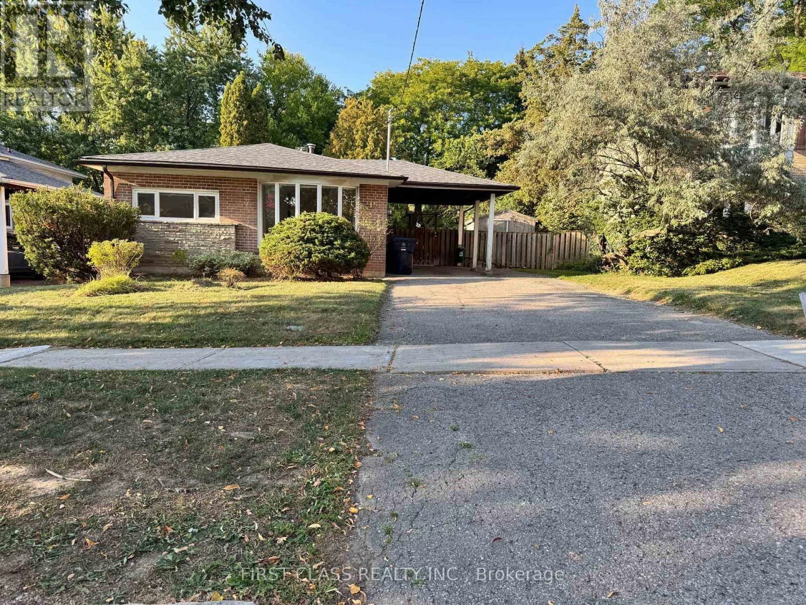 16 Trailside Drive, Toronto, ON, M2J 2C9