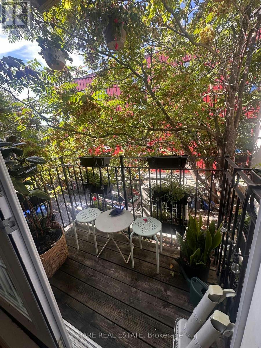 3-198 Augusta Avenue, Toronto, ON, M5T 2L6 - 4