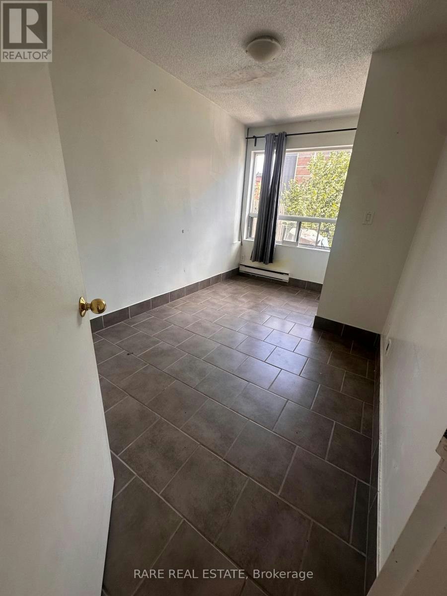 5-120 Spencer Avenue, Toronto, ON, M6K 2J6