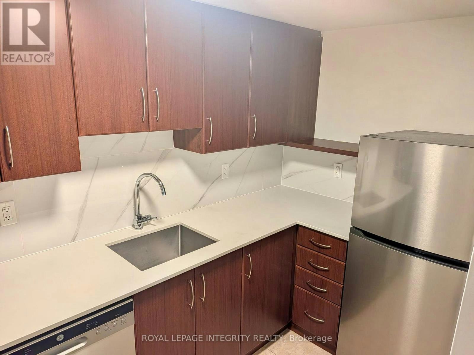 211-435 Albert Street, Ottawa, ON, K1R 7X4 - 13
