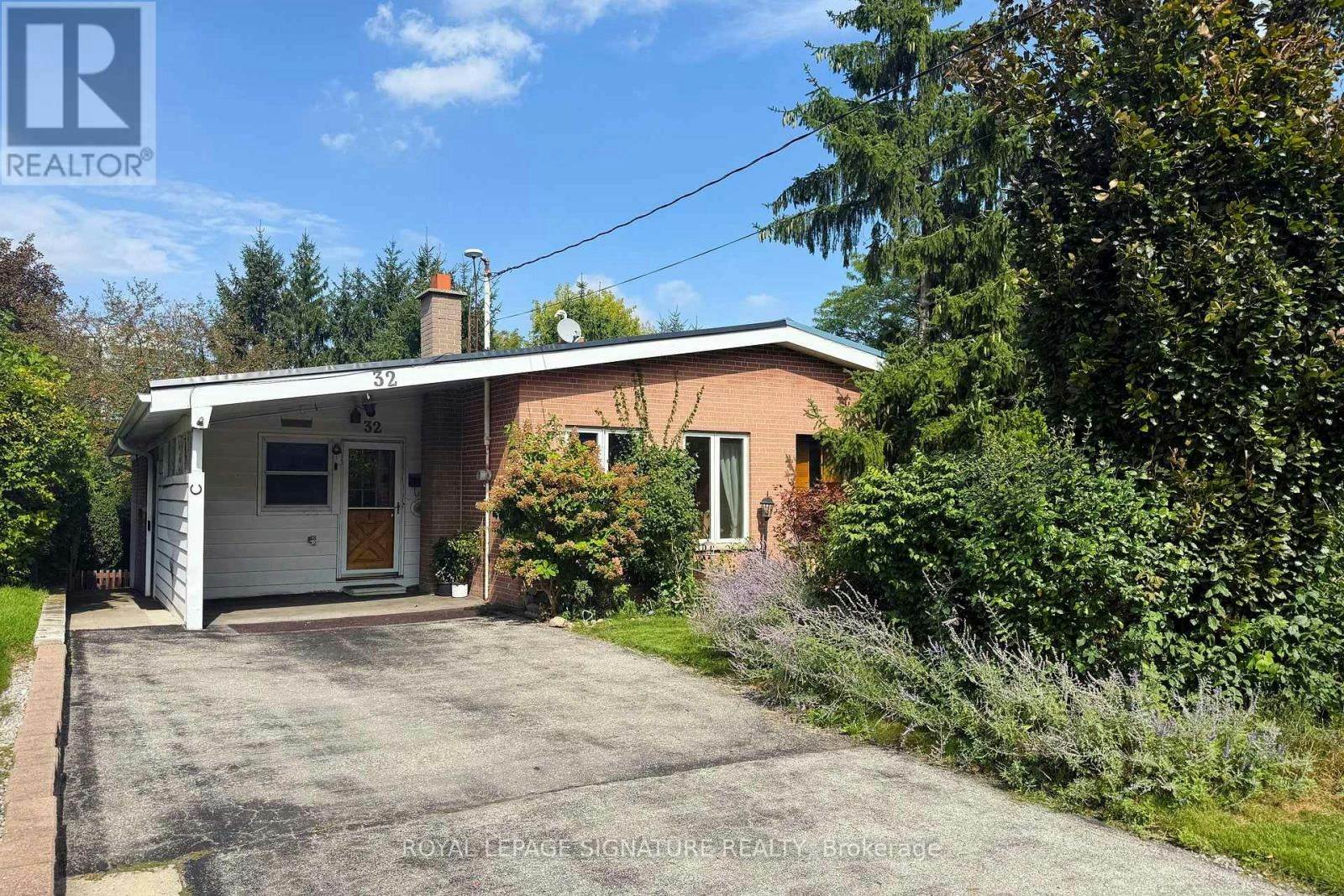 32 Northey Drive, Toronto, ON, M2L 2S9
