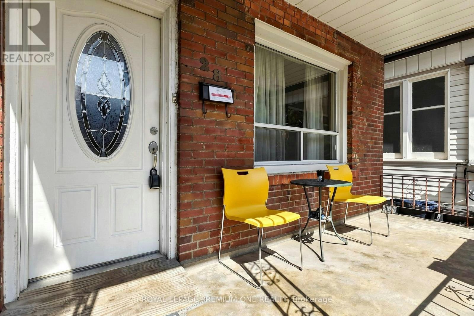 28 Garden Avenue, Toronto, ON, M6R 1H6