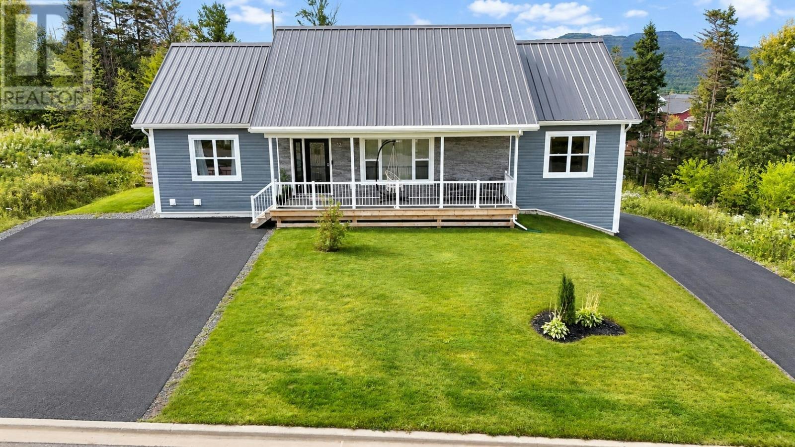 12 Harvey Wight Crescent, Pasadena, NL, A0L 1K0