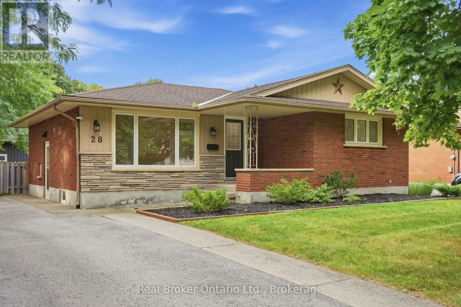 28 Brentwood Drive, St. Catharines, ON, L2M 4M2