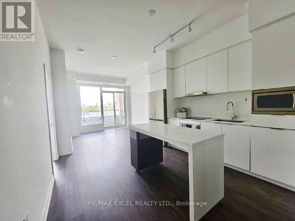 N323-7 Golden Lion Heights, Toronto, ON, M2M 4E7 - 4