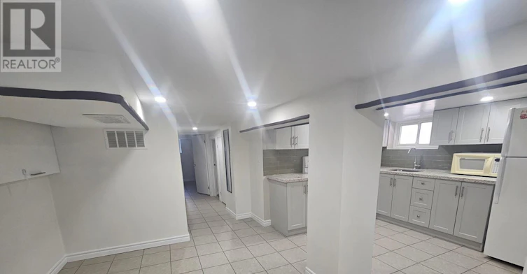 BSMT-392 Whitmore Avenue N, Toronto, ON, M6E 2N4 - 16