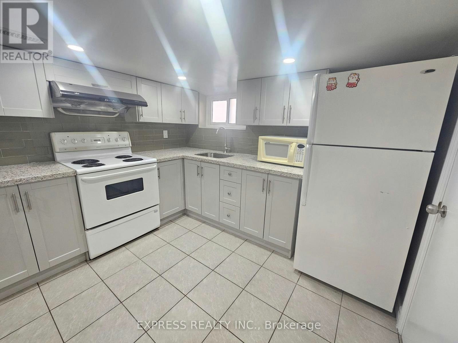BSMT-392 Whitmore Avenue N, Toronto, ON, M6E 2N4 - 14