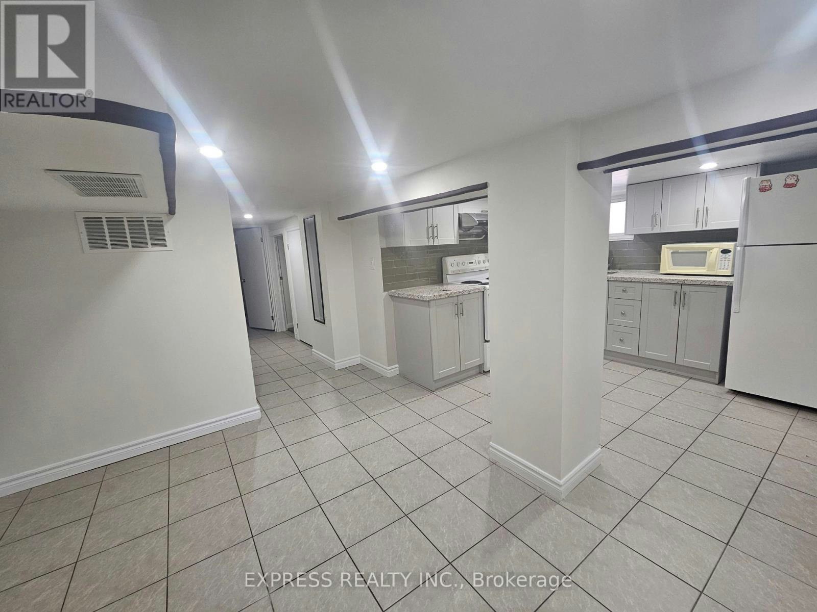 BSMT-392 Whitmore Avenue N, Toronto, ON, M6E 2N4 - 17