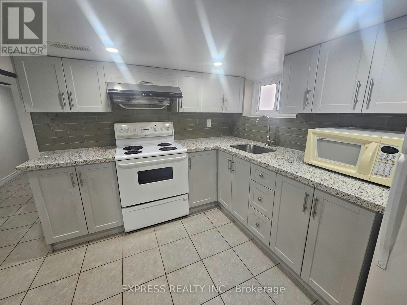 BSMT-392 Whitmore Avenue N, Toronto, ON, M6E 2N4 - 15