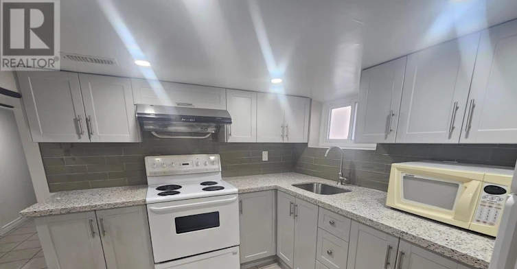 BSMT-392 Whitmore Avenue N, Toronto, ON, M6E 2N4 - 15