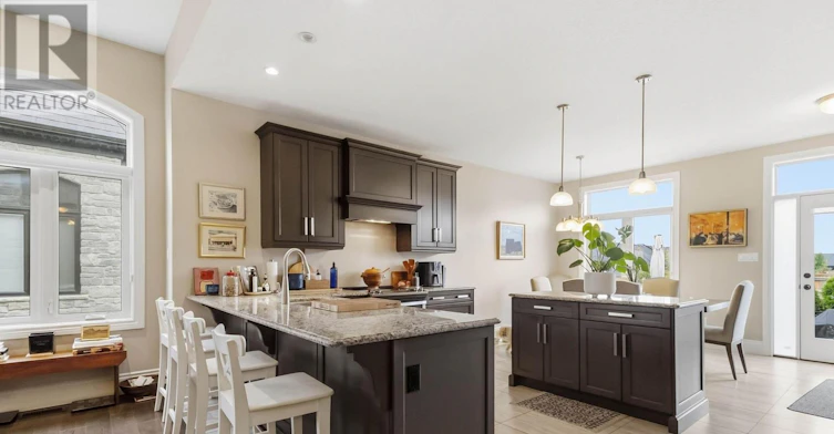 2483 Meadowlands Way, London, ON, N6G 0P1 - 6