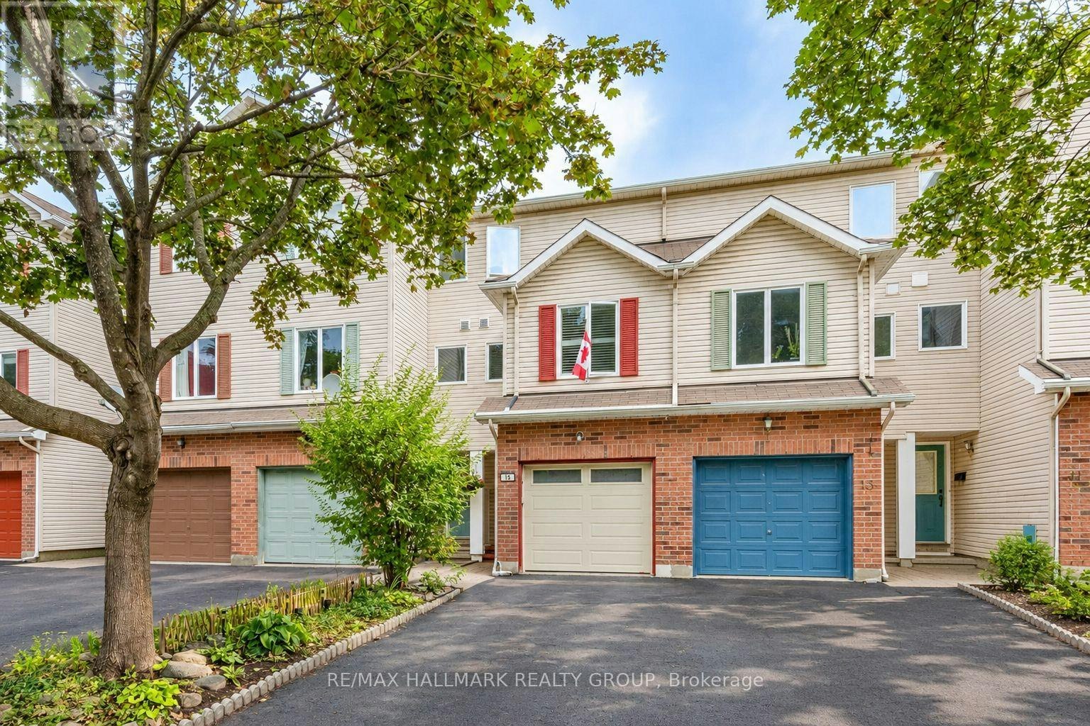 15 Provender Avenue, Ottawa, ON, K1K 4N3