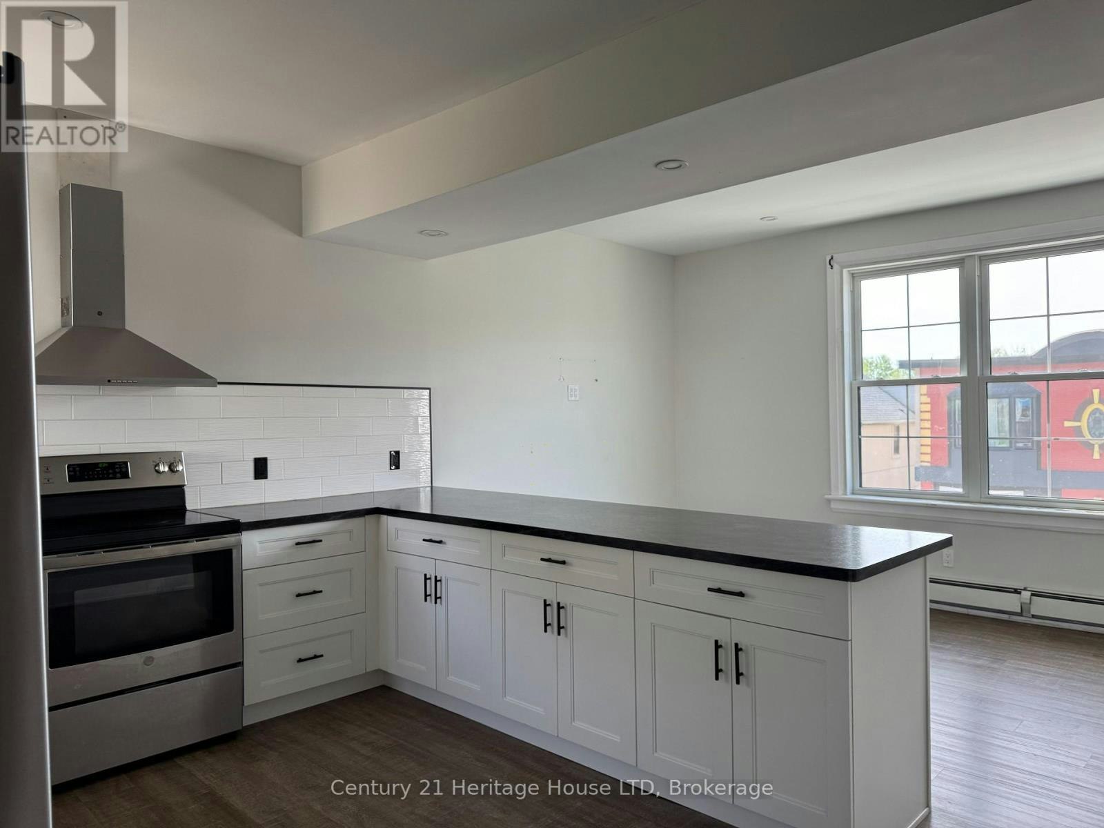 4-40 Jarvis Street, Fort Erie, ON, L2A 2S5 - 3