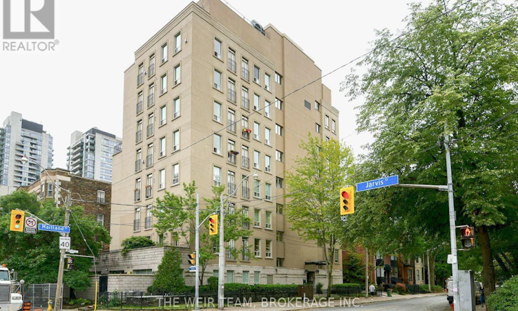 202-135 Maitland Street