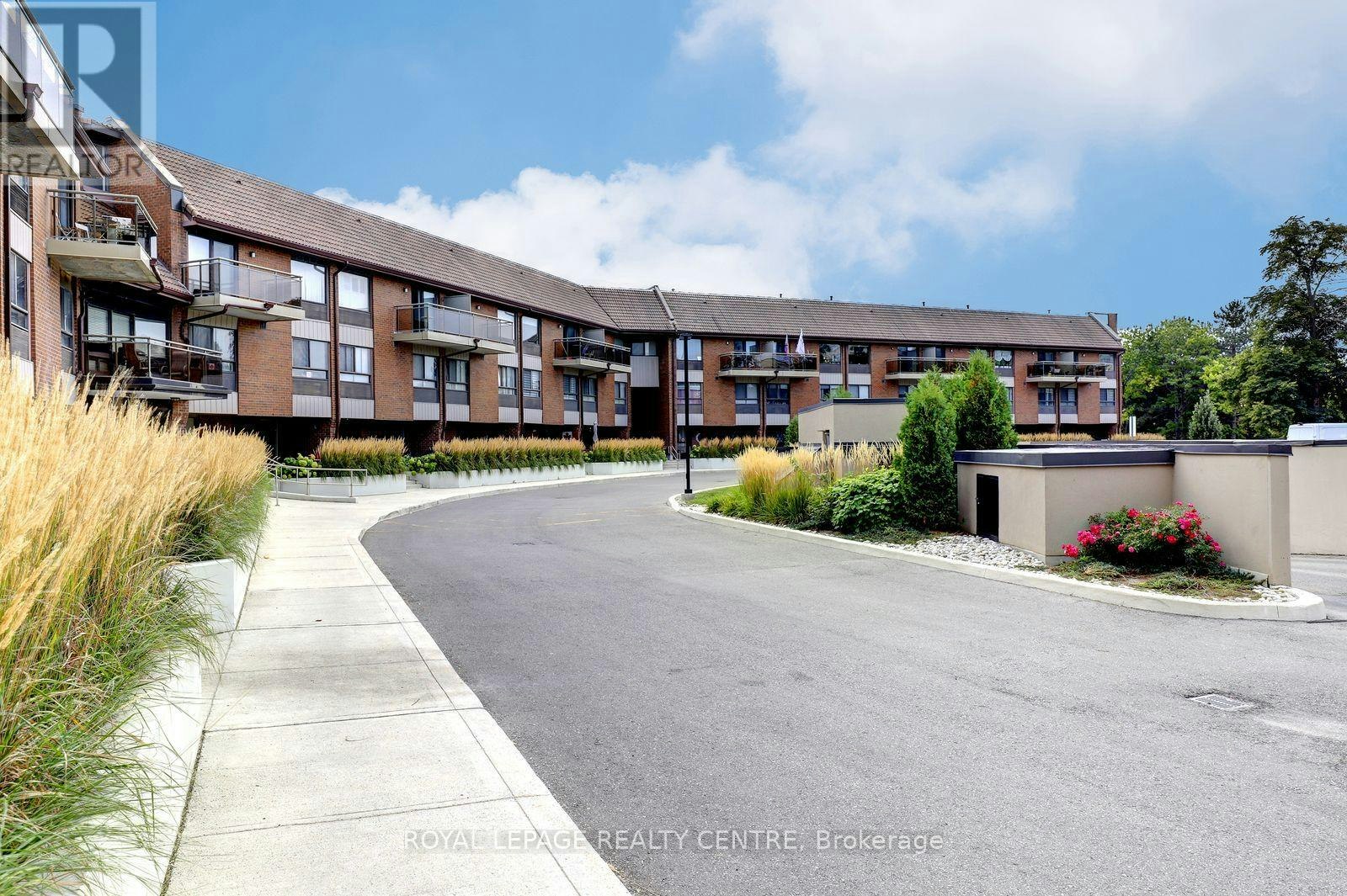 201-1000 Cedarglen Gate, Mississauga, ON, L5C 3Z5