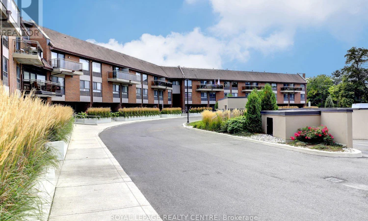 201-1000 Cedarglen Gate