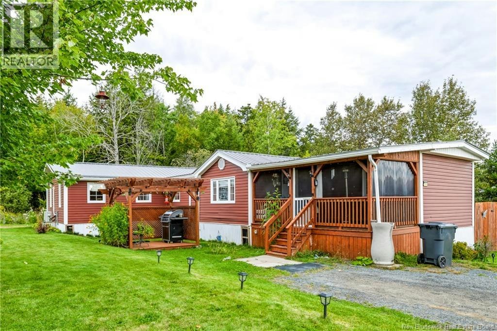 29 Clarence Crescent, Nackawic, NB, E6G 1G3