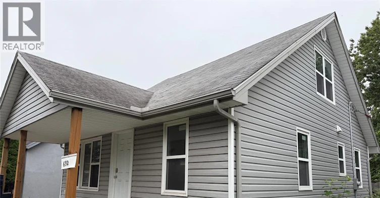692 Capitol, Windsor, ON, N8X 3B1