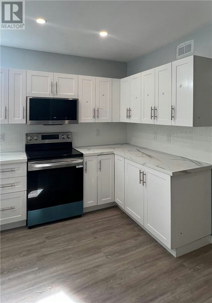 Lower-174 Jeanine Street, Greater Sudbury, ON, P3P 0E8 - 3