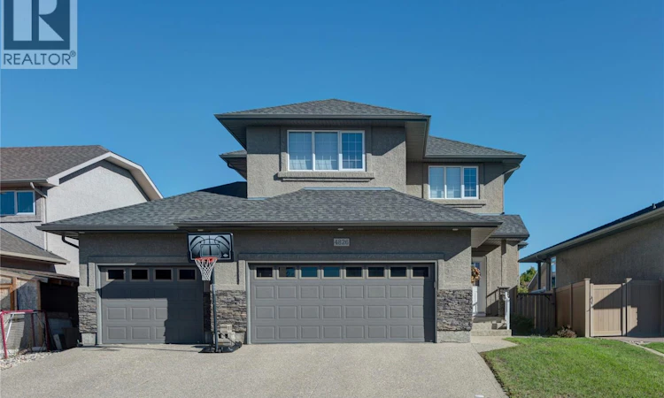 4826 Mazinke Crescent